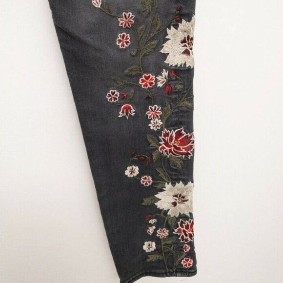 FP Free People DRIFTWOOD Jackie Floral Embroidered Jeans Black Size 26 - Picture 6 of 16
